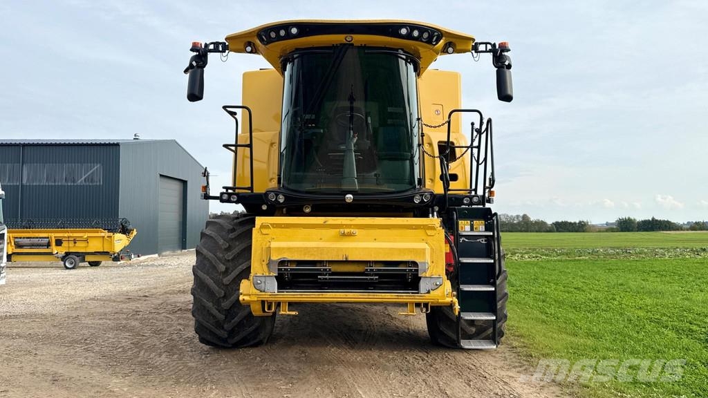 New Holland CX8.90 Varifeed 28 ft Derliaus nuėmimo kombainai