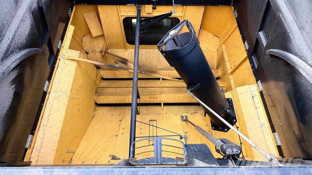New Holland CX8.90 Varifeed 28 ft Derliaus nuėmimo kombainai