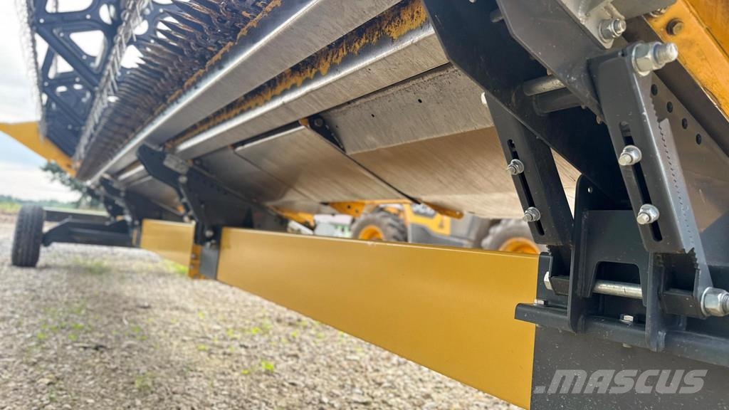 New Holland CX8.90 Varifeed 28 ft Derliaus nuėmimo kombainai