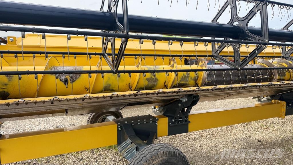New Holland CX8.90 Varifeed 28 ft Derliaus nuėmimo kombainai
