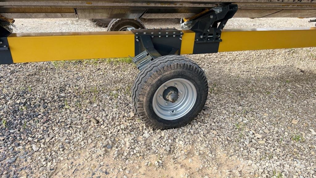 New Holland CX8.90 Varifeed 28 ft Derliaus nuėmimo kombainai