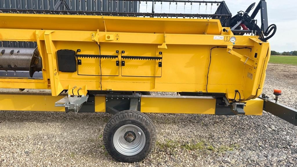 New Holland CX8.90 Varifeed 28 ft Derliaus nuėmimo kombainai
