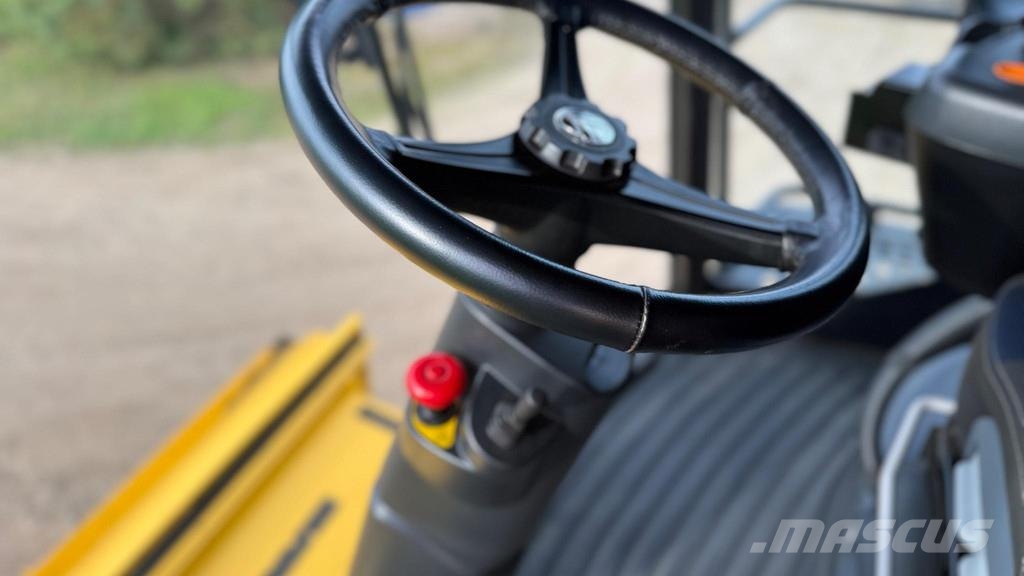 New Holland CX8.90 Varifeed 28 ft Derliaus nuėmimo kombainai