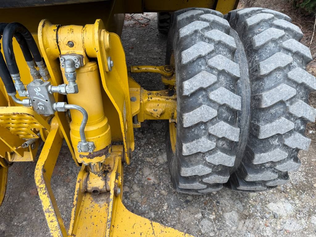 Komatsu PW 98 MR-8 Колісні екскаватори