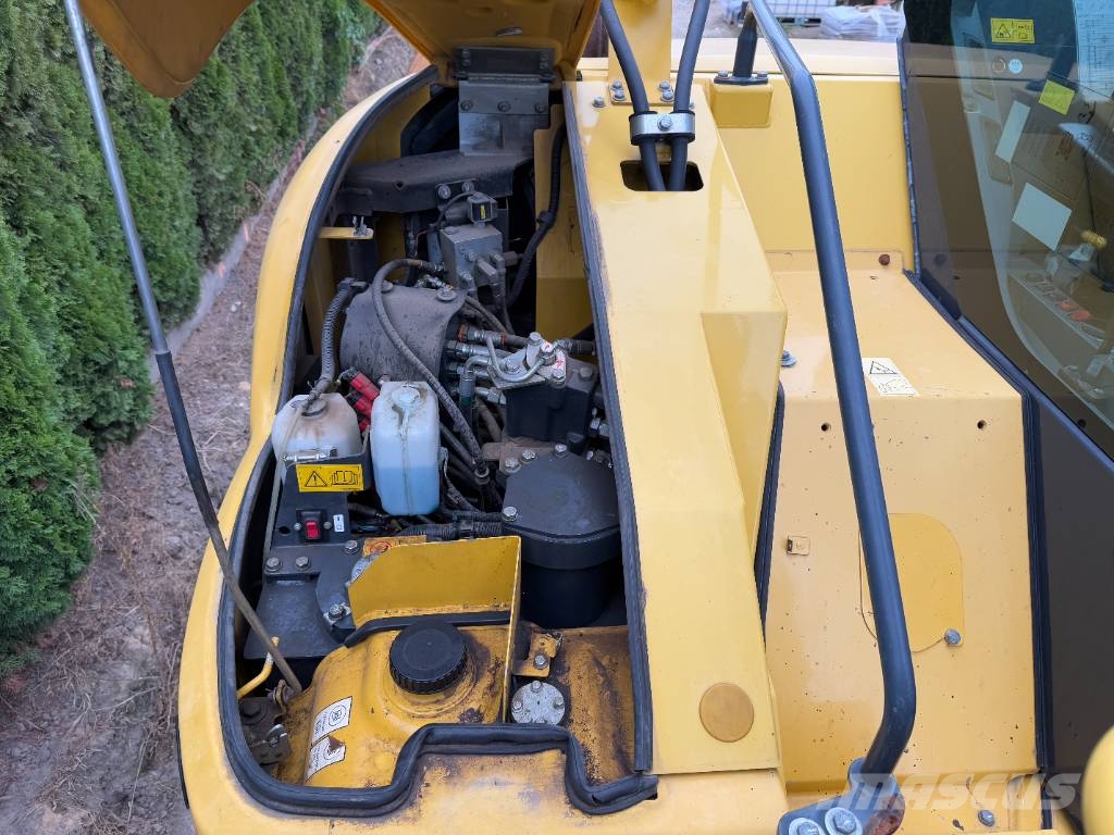Komatsu PW 98 MR-8 Колісні екскаватори