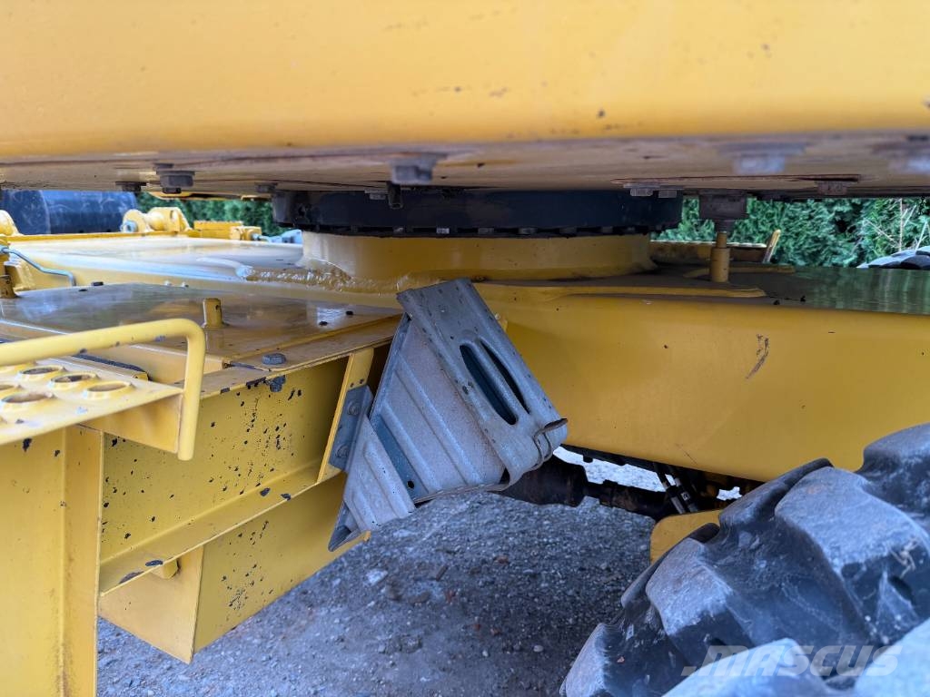 Komatsu PW 98 MR-8 Колісні екскаватори