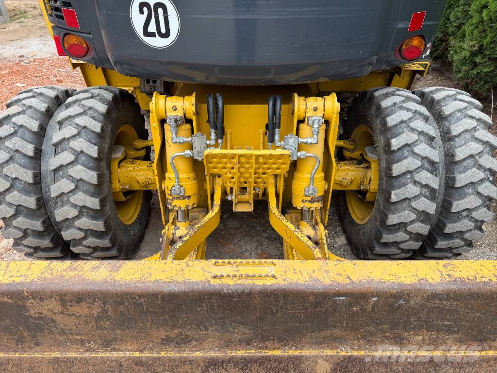 Komatsu PW 98 MR-8 Колісні екскаватори