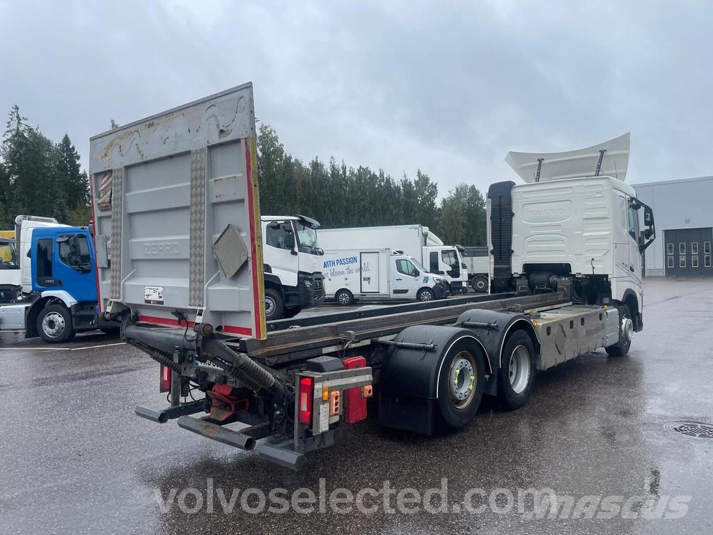 Volvo FH Containertrucks met kabelsysteem