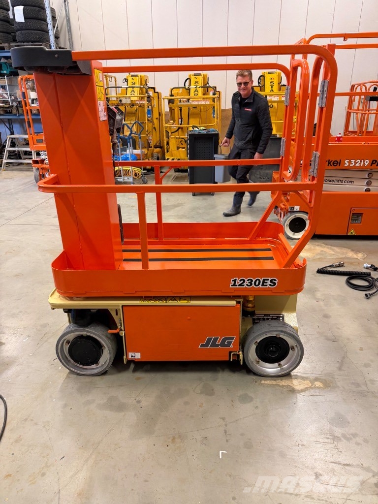JLG 1230 ES 剪叉式升降机