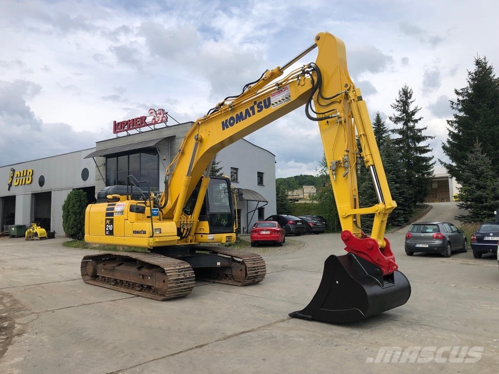 Komatsu PC210LC-11 حفارات زحافة
