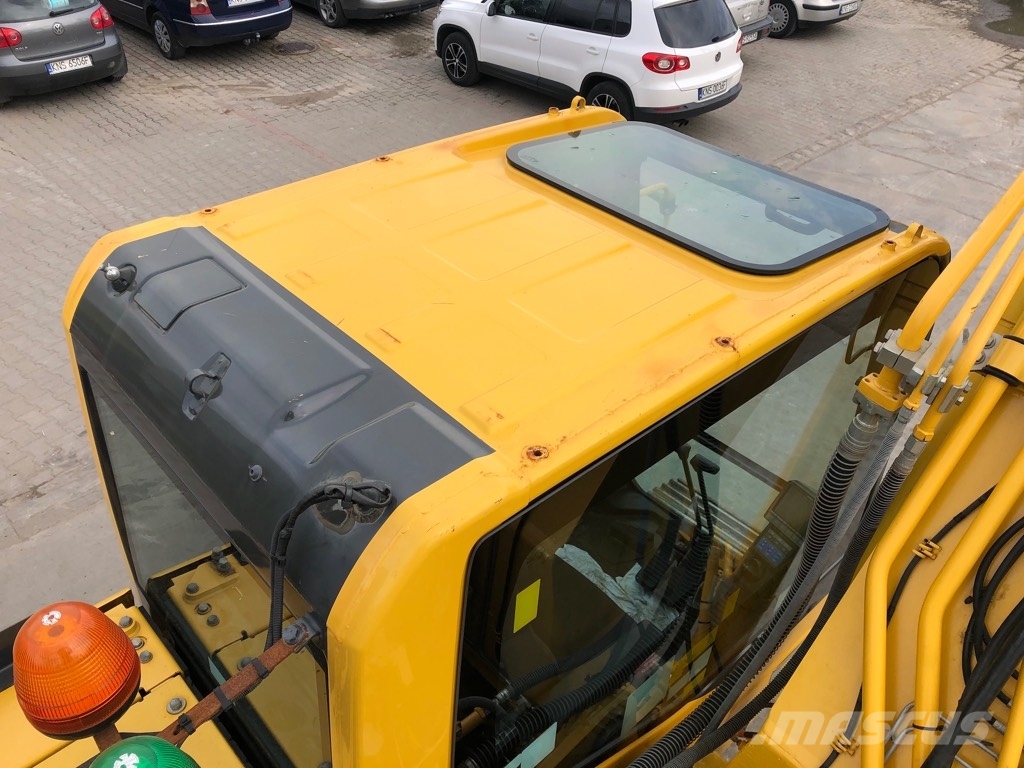 Komatsu PC210LC-11 حفارات زحافة