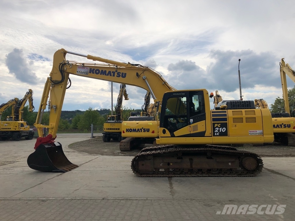 Komatsu PC210LC-11 حفارات زحافة