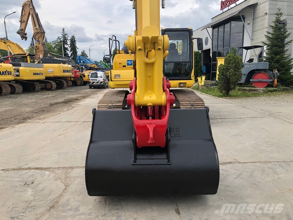 Komatsu PC210LC-11 حفارات زحافة