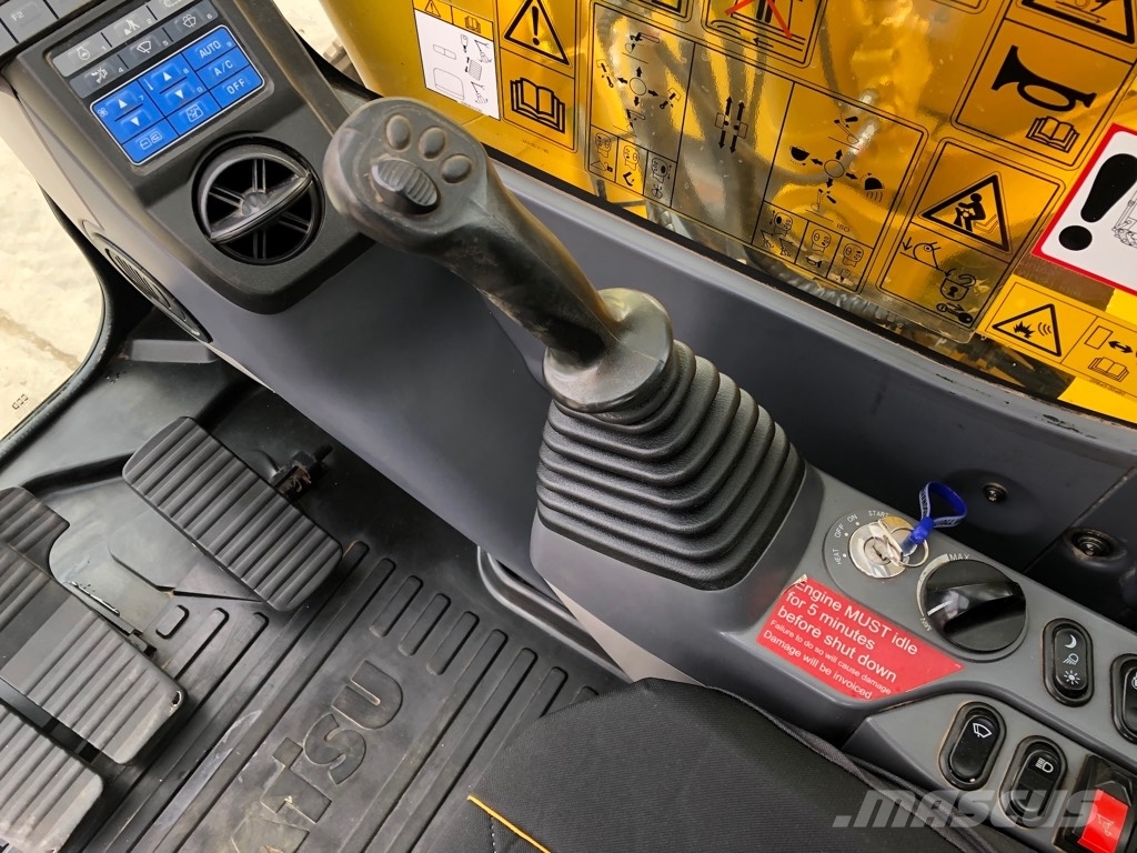 Komatsu PC210LC-11 حفارات زحافة