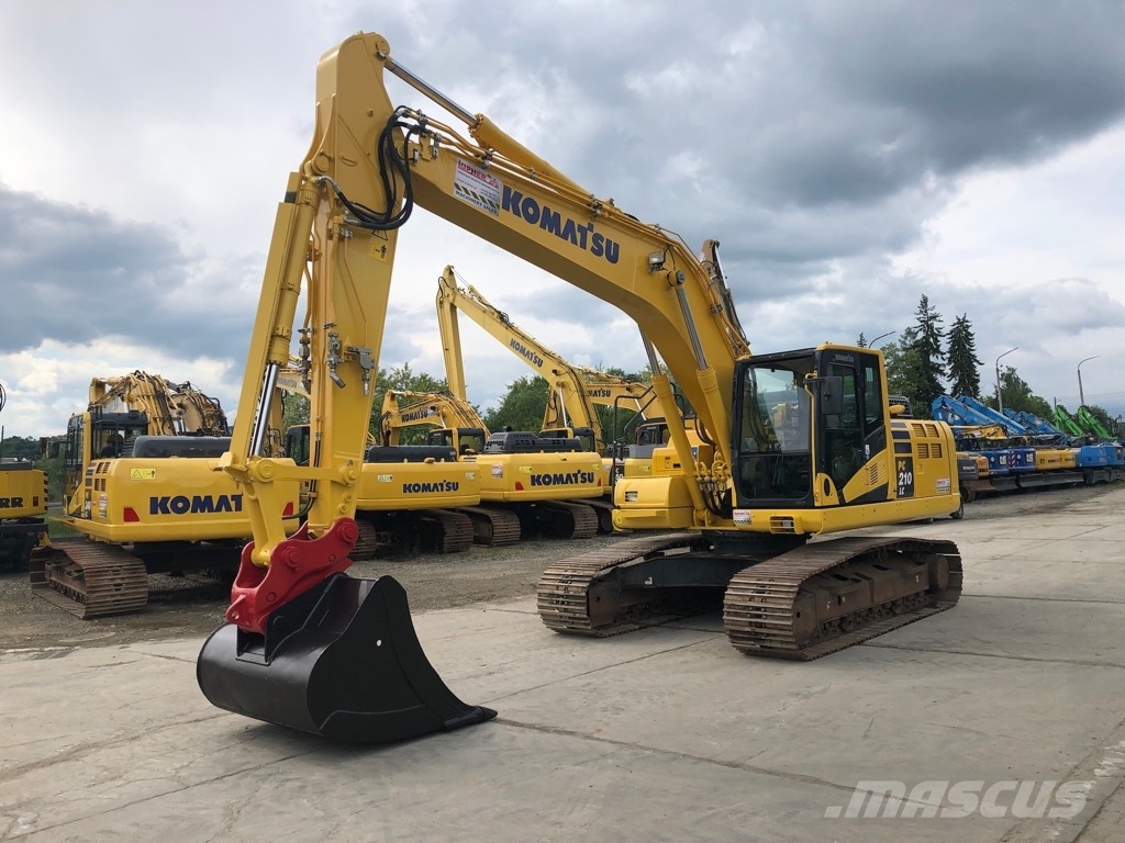 Komatsu PC210LC-11 حفارات زحافة