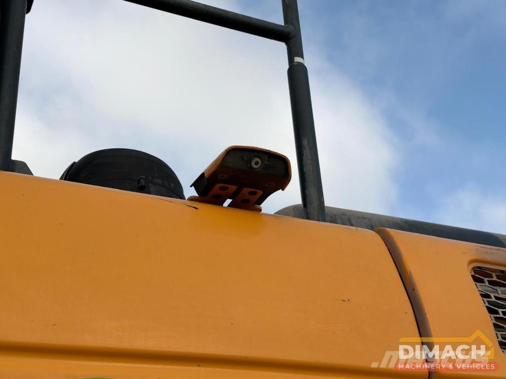 Hyundai HX300 NL Machine - Working condition Pelle spéciale