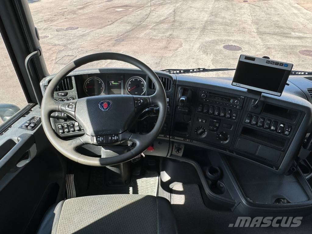 Scania R490lb8x4*4hnb Bañeras basculantes usadas