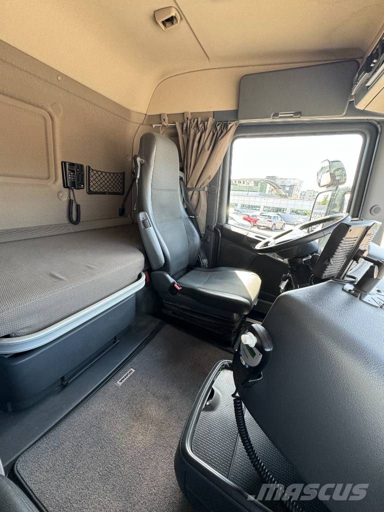 Scania R490lb8x4*4hnb Bañeras basculantes usadas