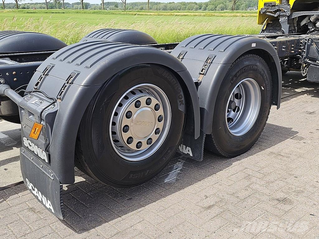 Scania R580 6X2*4 WB4750 PTO V8 Camiones con chasís y cabina