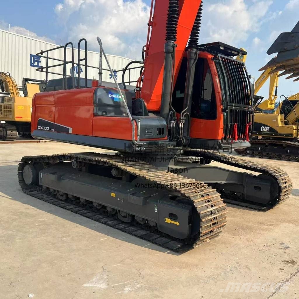 Doosan DX 300 Raupenbagger