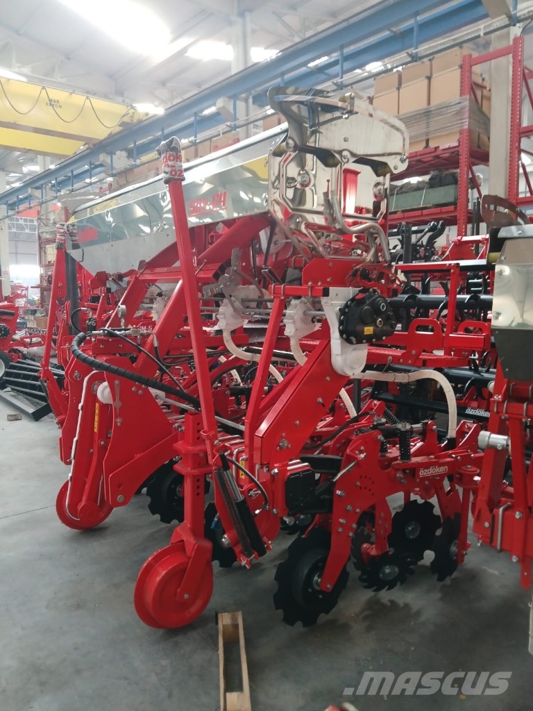 Özdöken Agregat do Strip till 4 sekcje model SRV-4 Andre jordbearbejdningsmaskiner og andet tilbehør