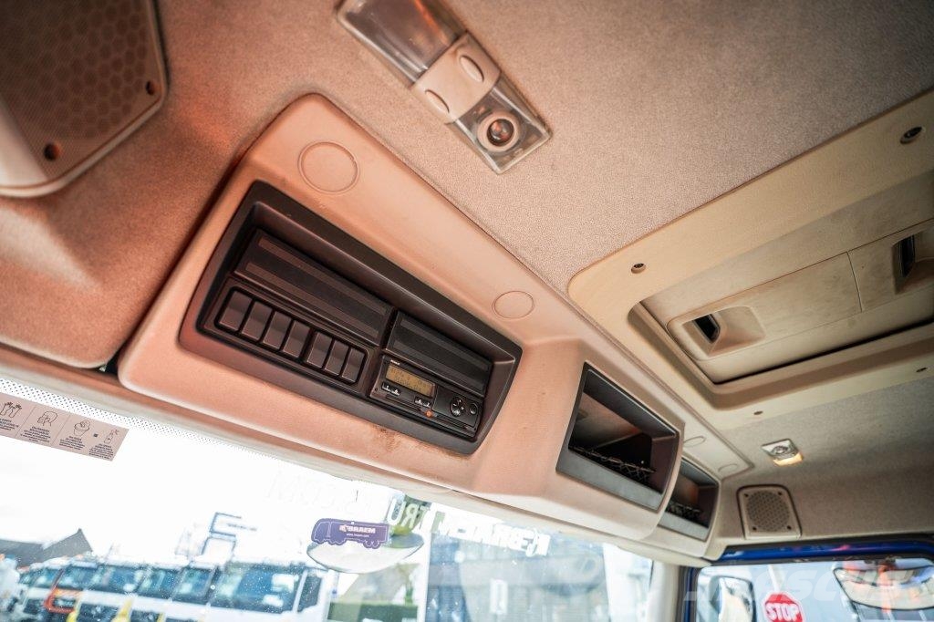 Renault PREMIUM 270 DXI +DHOLLANDIA 1.5T Camión con caja abierta