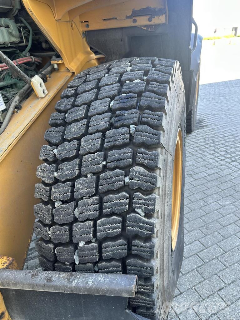 Volvo L60G Gumikerekes homlokrakodók