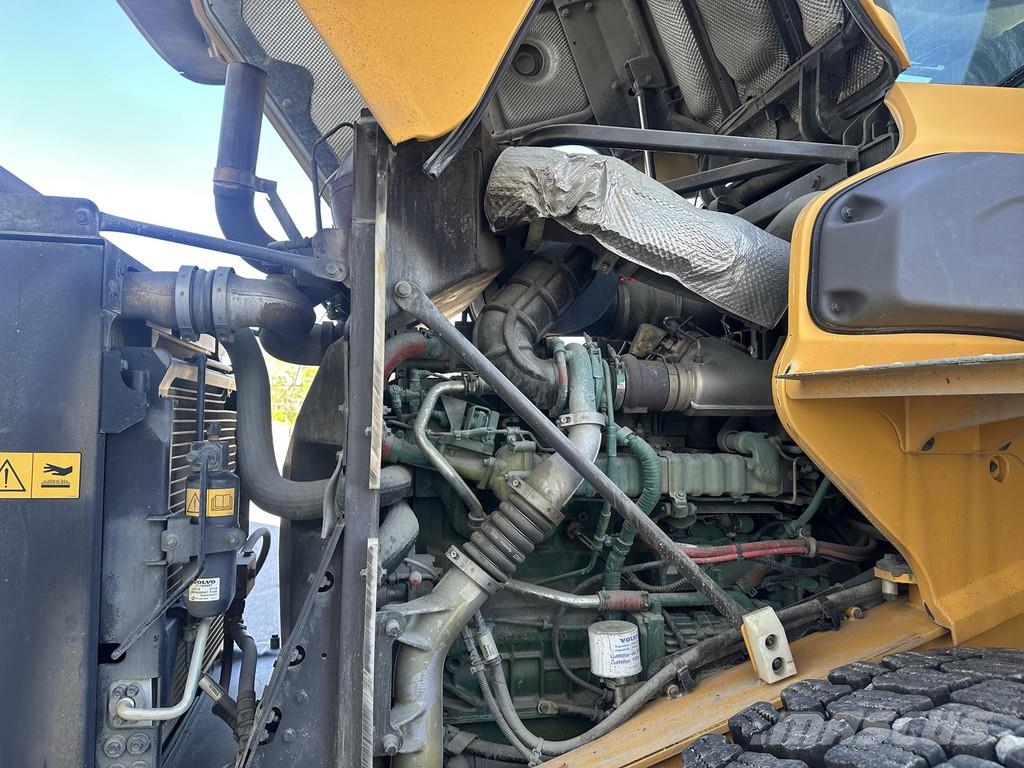 Volvo L60G Gumikerekes homlokrakodók