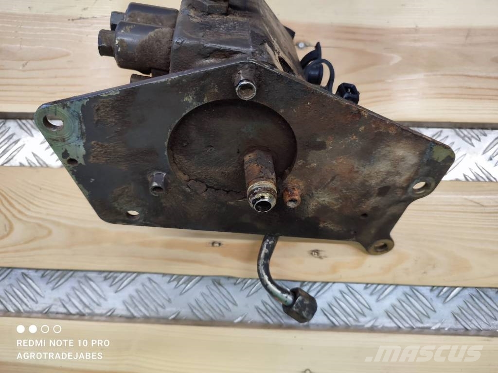 CLAAS Ares 630 RZ hydraulic distributor Hydraulik