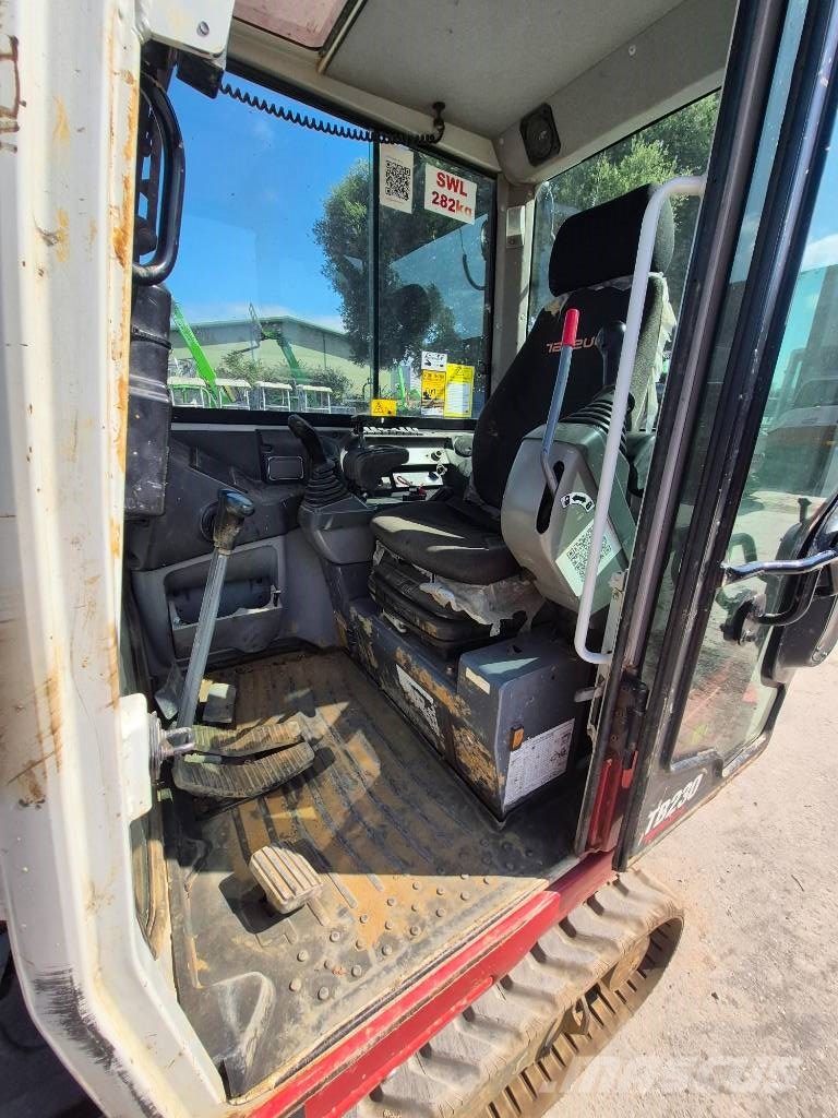 Takeuchi TB 230 Miniescavatori