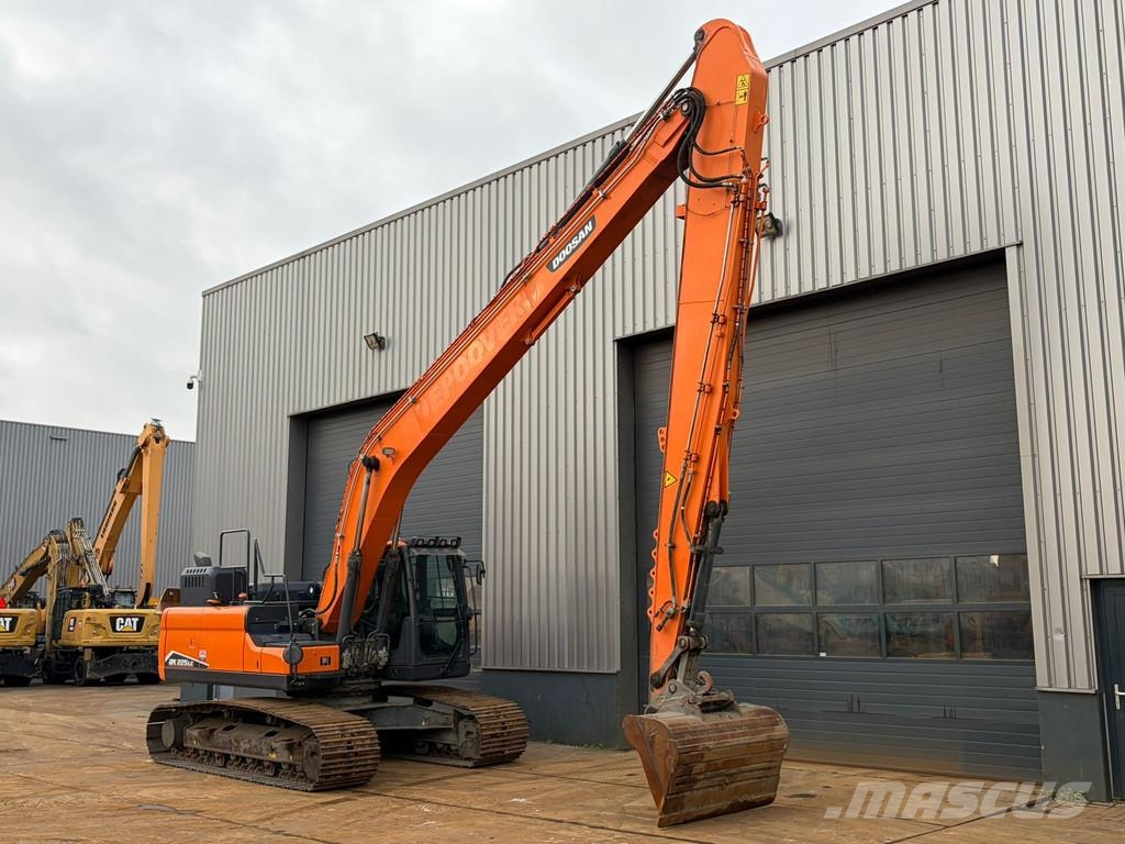 Doosan DX225LC-7 Long Reach 15.4 m حفارات زحافة