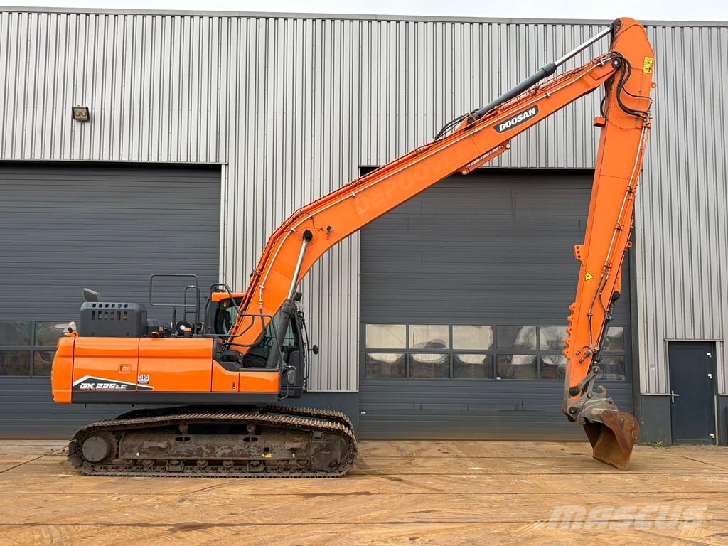 Doosan DX225LC-7 Long Reach 15.4 m حفارات زحافة