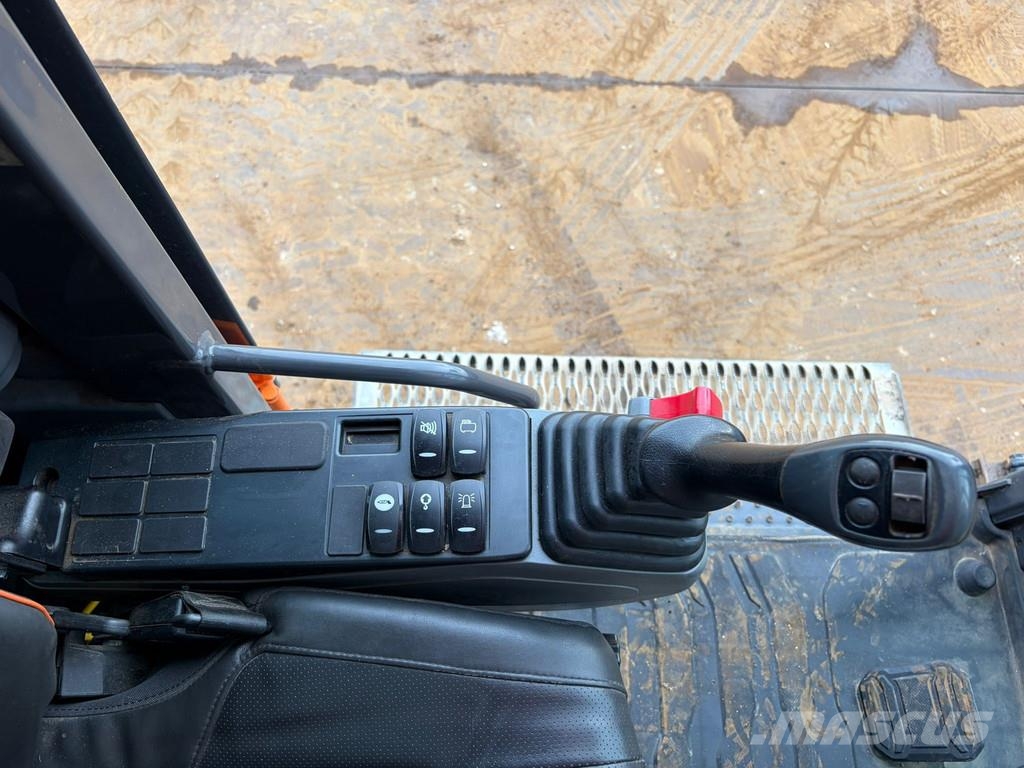 Doosan DX225LC-7 Long Reach 15.4 m Kāpurķēžu ekskavatori