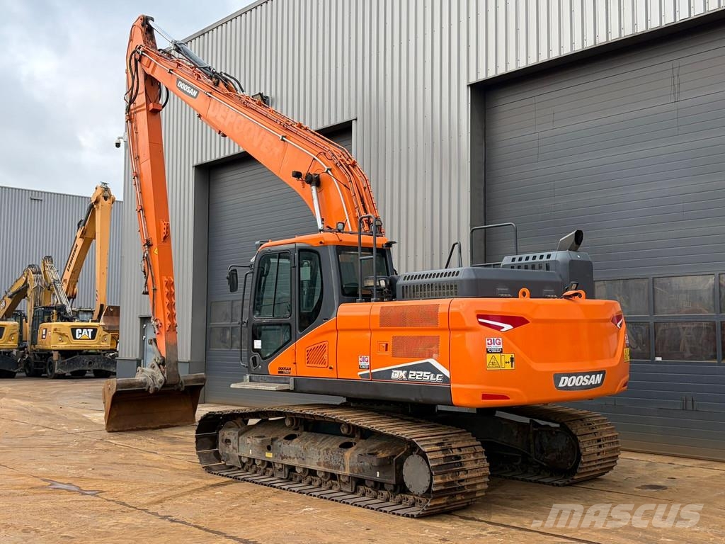 Doosan DX225LC-7 Long Reach 15.4 m حفارات زحافة