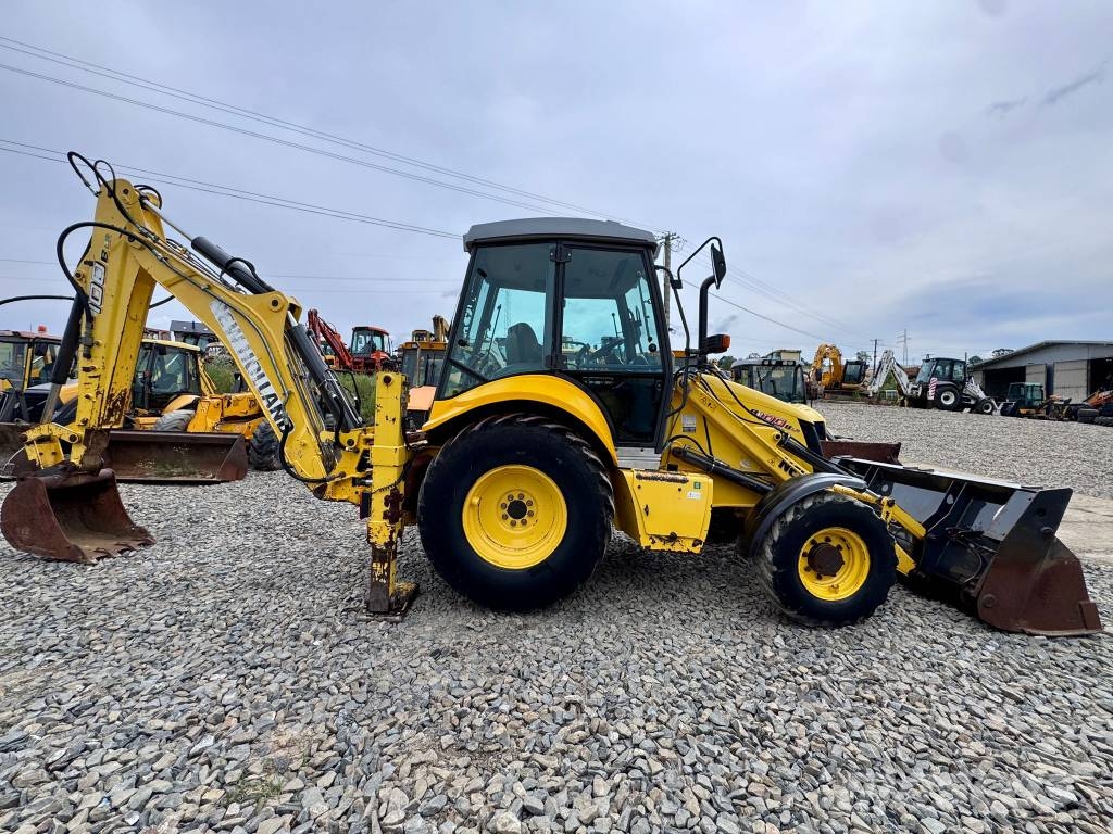 New Holland B 100 Kaivurikuormaajat