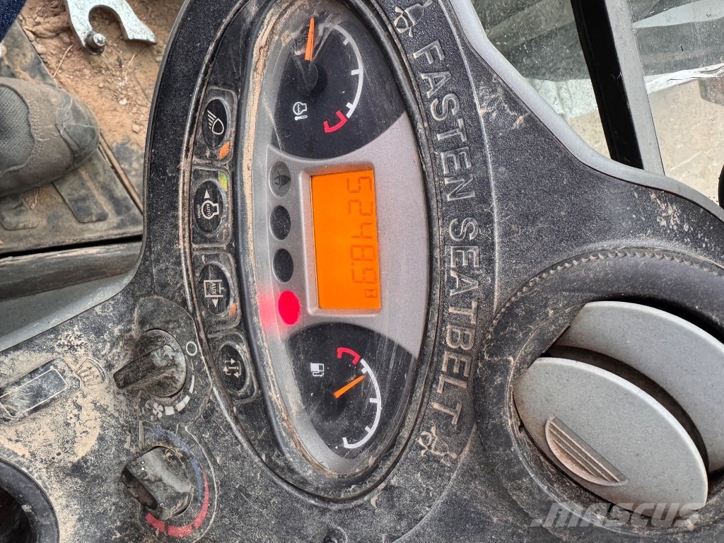 Bobcat E35Z (11546) حفارات صغيرة أقل من 7 طن (حفارات صغيرة)