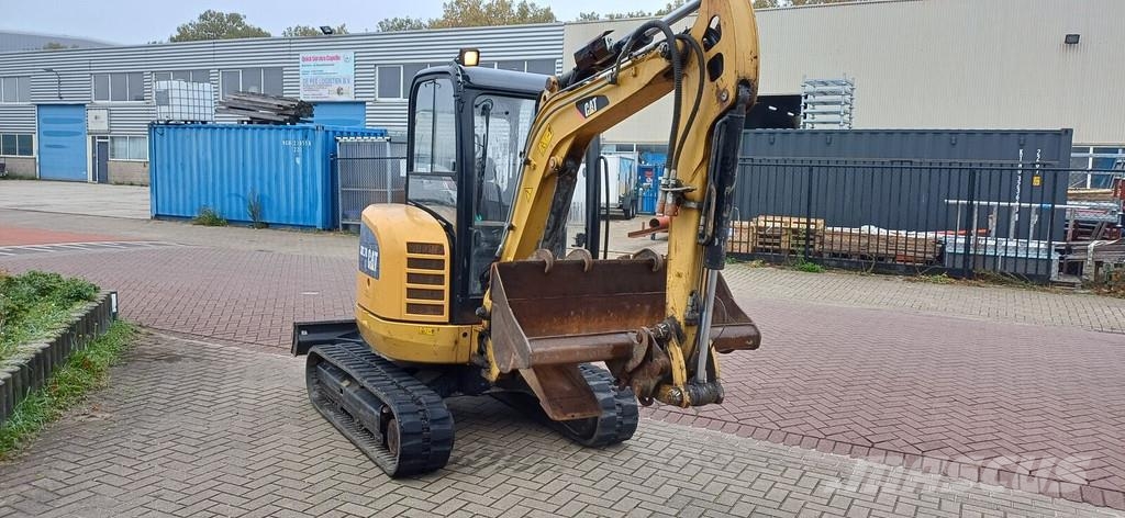CAT 302.7 Mini excavators < 7t
