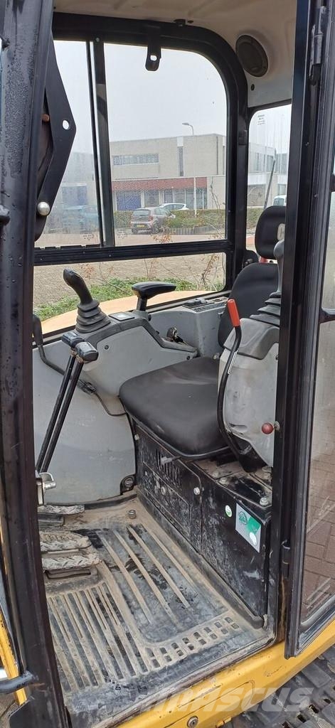 CAT 302.7 Mini excavators < 7t