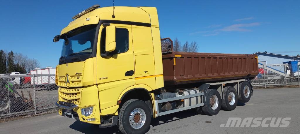 Mercedes-Benz Arocs 3263 8x4 傾卸式卡車