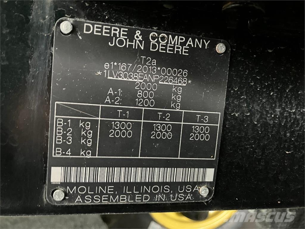 John Deere 3038E+300E Traktoren