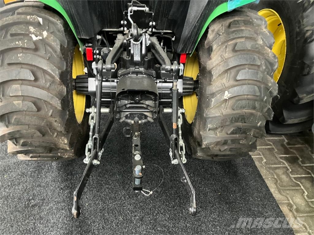 John Deere 3038E+300E Traktoren