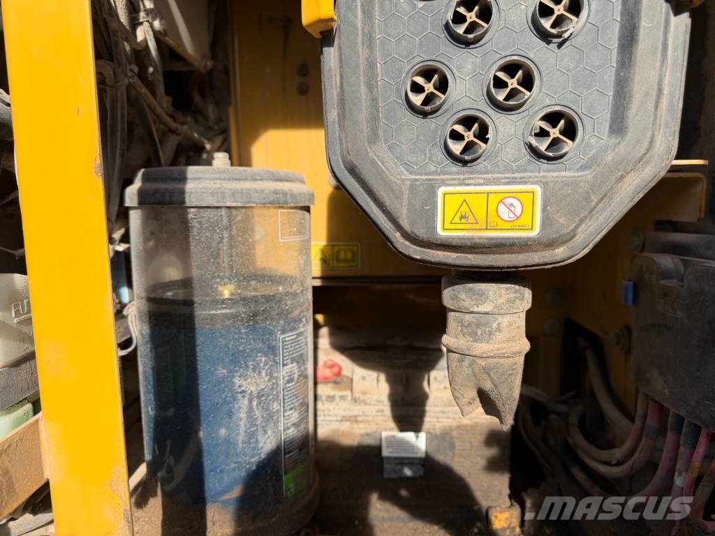 CAT 323 07C Bagri goseničarji