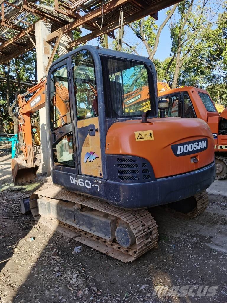 Doosan DH60 Mini kotrók < 7t
