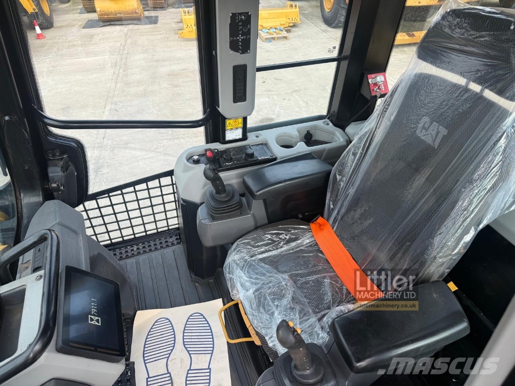 CAT 963 Crawler loaders