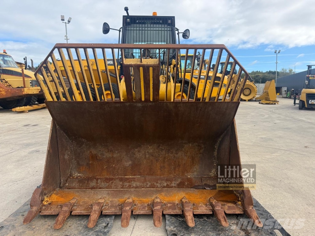 CAT 963 Crawler loaders