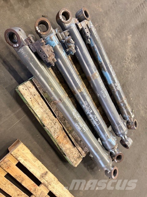 Volvo EC 240 USED HYDRAULIC CYLINDER COMPLET Hidráulicos