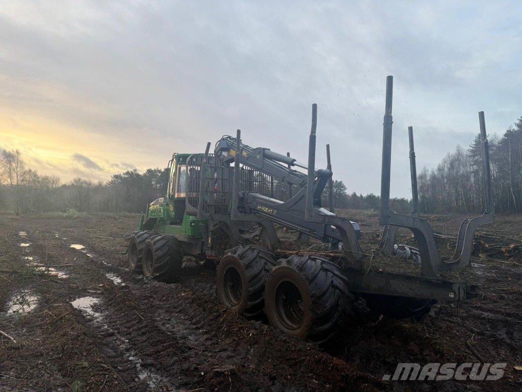 John Deere 1110 G Forvarderi