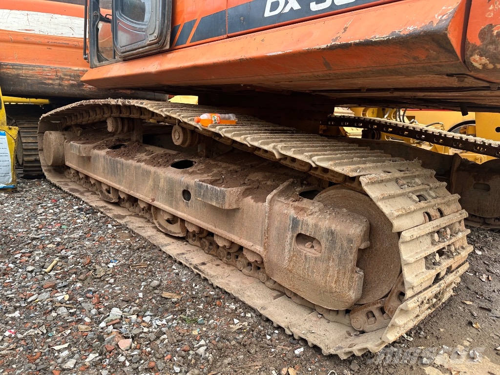 Doosan DX 300 LC 大型油圧ショベル12t以上（パワーショベル・ユンボ）