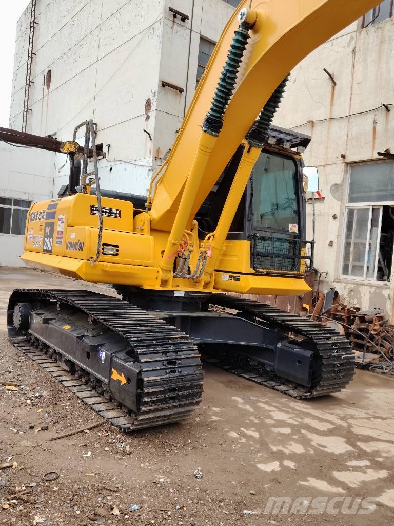 Komatsu PC 200-8  3000 units excavators in stock 大型油圧ショベル12t以上（パワーショベル・ユンボ）