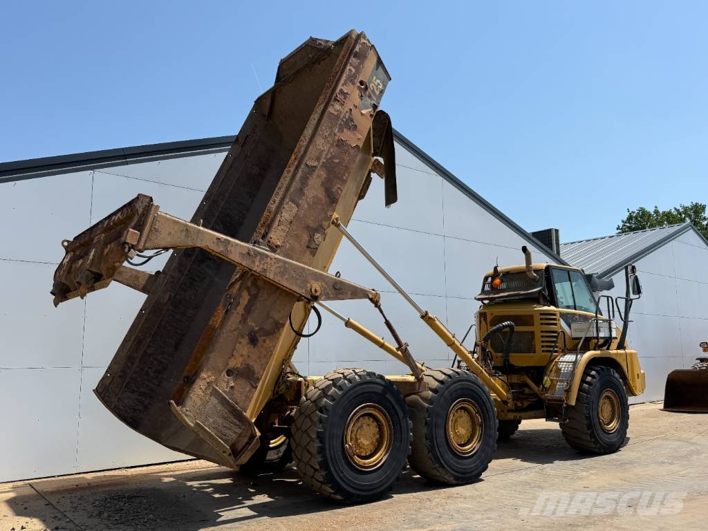 CAT 725 - Automatic Greasing / Airco Zglobni damperi